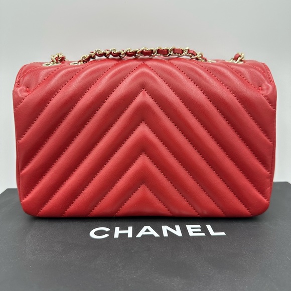 This is a 100% authentic CHANEL Calfskin Chevron Small Flap handbag in 19A Red. - Picture 6 of 16